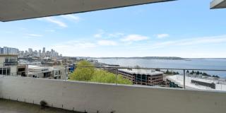 Stunning Queen Anne south slope condo with parking Gallery 4