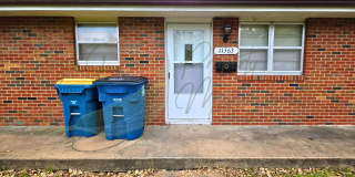 COZY ONE BEDROOM HOME WITH GARAGE IN SUGAR CREEK Gallery 1