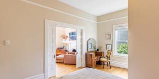 475 10th Ave. Gallery 10
