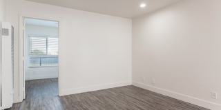 Laurel Pointe Gallery 5