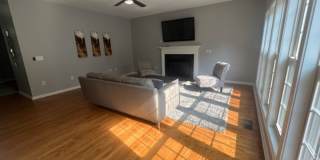 Room for Rent in 6 Bedroom House at 2119 Abby Knoll Dr Gallery 5