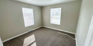 2 Bed / 1 Bath House Off North Main Street Gallery 7