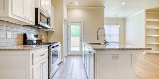 Move In Special: August Rent Free! Gallery 24