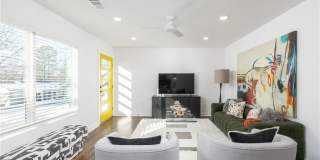 568  E Rebecca  ST Gallery 1