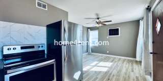 Two Bedroom Ranch Style Duplex Home in Grandview - Featuring Plenty of Natural Light, Fenced Yard, Faux Wood Floors with Refrigerator/Washer/Dryer Included! Gallery 13