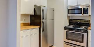 Spacious Studio Across from Meridian Hill Park! Gallery 9