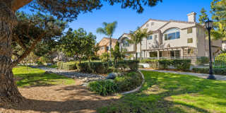 Newly renovated 2-bedroom UTC townhome in the coveted Andria of Renaissance at La Jolla community! Small pet ok! Gallery 33