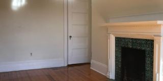 Charming 2 Bedroom-No Broker Fee Gallery 4