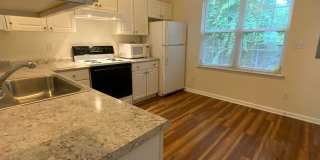 Updated 2 bedroom in fantastic location near Duke Med Center, on busline & convenient to many local amenities! Gallery 7