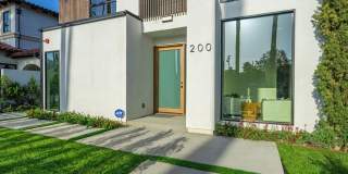 200 N DOHENY Dr Gallery 18