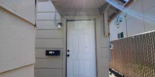 5 minutes to Oregon Tech and Skylakes Medical Center. Hard to find 1 bdrm, 1 bath unit Gallery 4