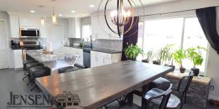 7 Bedroom Home in Bloomington Gallery 3