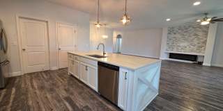 Gorgeous 4-Bedroom, 3-Bathroom Home in Providence Gallery 15
