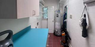 2BR/2BR Near Law School - Available Early August! Gallery 8