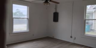 1/2 OFF MOVE IN AMOUNT! 1/2 OFF SECURITY! 2 Bed 1 Bath Home Gallery 18