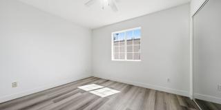 6616 Sylmar Ave Gallery 10