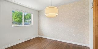 Spacious 3 Bed 2 Bath in the heart of Littleton Gallery 8
