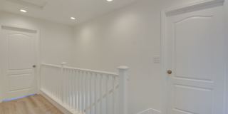 2 Story 2 Bedroom Gated Community Amazing Location Gallery 8