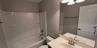 **OFFERING REFUNDABLE APPLICATION FEES** Fantastic 3BD, 2.5BA North Raleigh Townhome with Fenced Backyard in an HOA Community with Premier Amenities Gallery 20