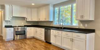 Updated 3 Bed, 2 Bath Cottage in Heart of Lockeland Springs w/ 1 Car Garage Gallery 6