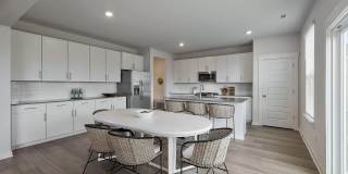 5 Bed, 3.5 Bath Home w/ 2 Car Garage in Harvest Point Gallery 9
