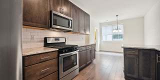 Great Townhome, Perfect Location! License #2023-BFN-0071747 Gallery 9