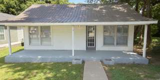 Charming, spacious 3-Bedroom Home in Central Columbia Gallery 1