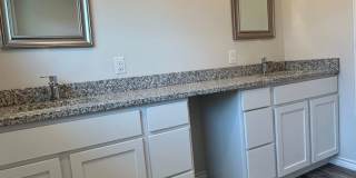 Beautiful Home on the Eastside! Gallery 9