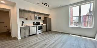 725 W Pratt Gallery 31