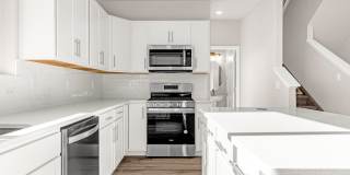 Luxury Townhome with Stunning Mountain Views | 4 Bed | 3.5 Bath Gallery 4