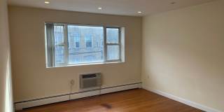 Clean , Modern and very spacious 2ed.  Dishwasher, Laundry, parking Ava, Now or 9.1 Gallery 1