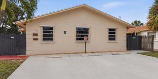 1565 W 28th Street Gallery 1