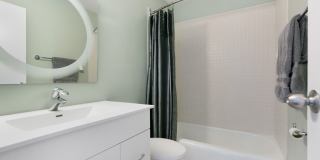 1400 N STATE Parkway Gallery 26