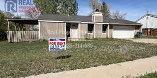 Cute 4 Bedroom 2-bathroom Home! MOVE IN SPECIAL!! $200 OFF YOUR FIRST MONTH'S RENT WHEN YOU SIGN A 12 MONTH LEASE!! Gallery 1