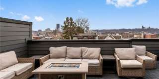 240 E Jefferson St Gallery 13