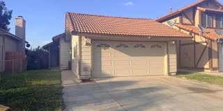 Beautiful 3-Bedroom Home with Pool! Gallery 1