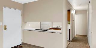 Large 1 & 2 Bedrooms available, PET FRIENDLY! Gallery 43