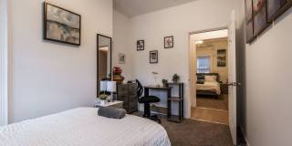 Urban Elegance in the Heart of the South Side Gallery 14