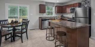 Room in 4 Bedroom Home at Bent Willow Dr Gallery 14