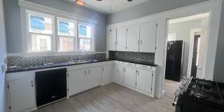 Large Single Family Five Bedroom Home! Large Single Family Five Bedroom Home! Gallery 13