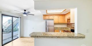 SD: Bright 2BD/2BA Condo in Golden Hill with In-Unit Laundry & Tandem Parking Gallery 4