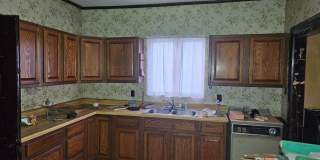 2424 Broadway St Gallery 14