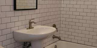 Modern Farwell Ave Apartments Gallery 22