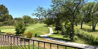 Golf Course Views! 2 bed, 2 ba with Balcony! Gallery 1
