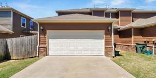 4 Bed 3 Bath Townhome located close to University! Gallery 27