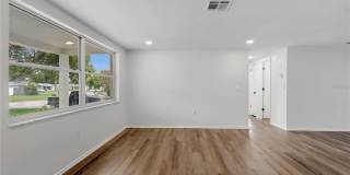5165 GREENWOOD STREET Gallery 7