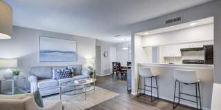 L'Estancia Apartment Homes Gallery 13