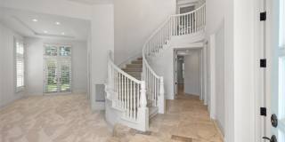 17 Colonial Gallery 3