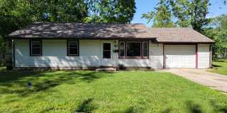 3 Bedroom Home With A Large Fully-Fenced Yard Gallery 1
