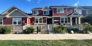 Modern Three Bedroom Townhome Available For Rent in Creekside Gallery 1